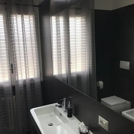 National 5 Bed & Breakfast *