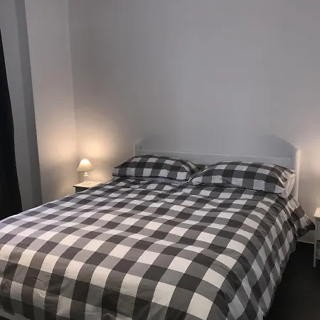 National 5 Bed & Breakfast